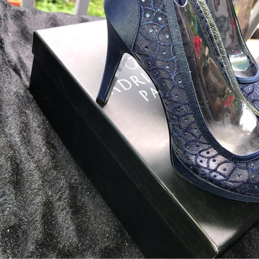 Adrianna Papell navy heels NEW size 7.5
